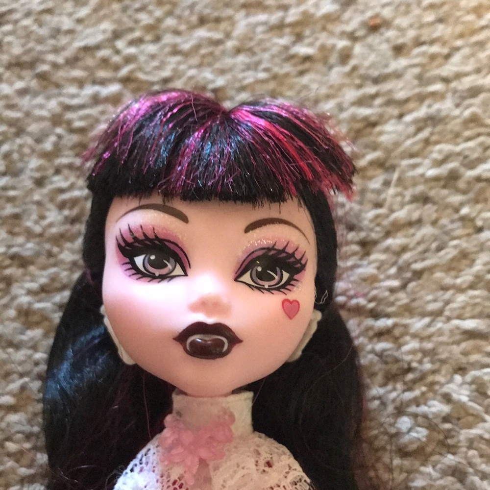 Monster high doll- Draculaura